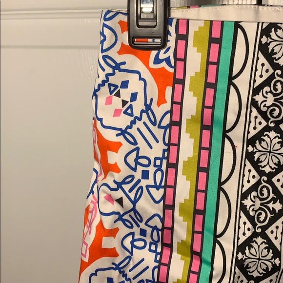 patterned shorts - Picture 3 of 3